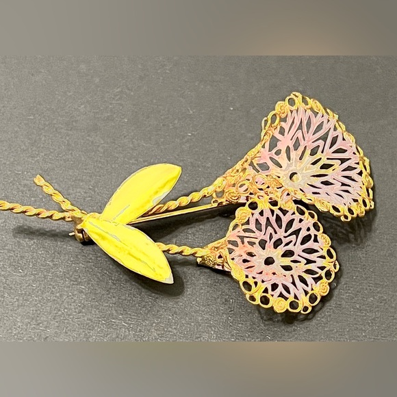 Gold-Tone Enamel Brooch/Pin Light Pink Flowers and Yellow Leaves, 3”L x 1.5”W - Picture 3 of 6